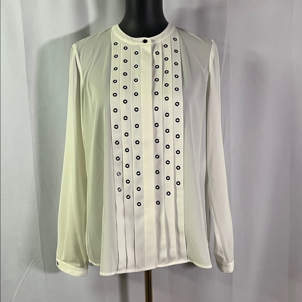 Jones New York Ivory Pleated Grommet Accent Long Sleeve Button Front Shirt